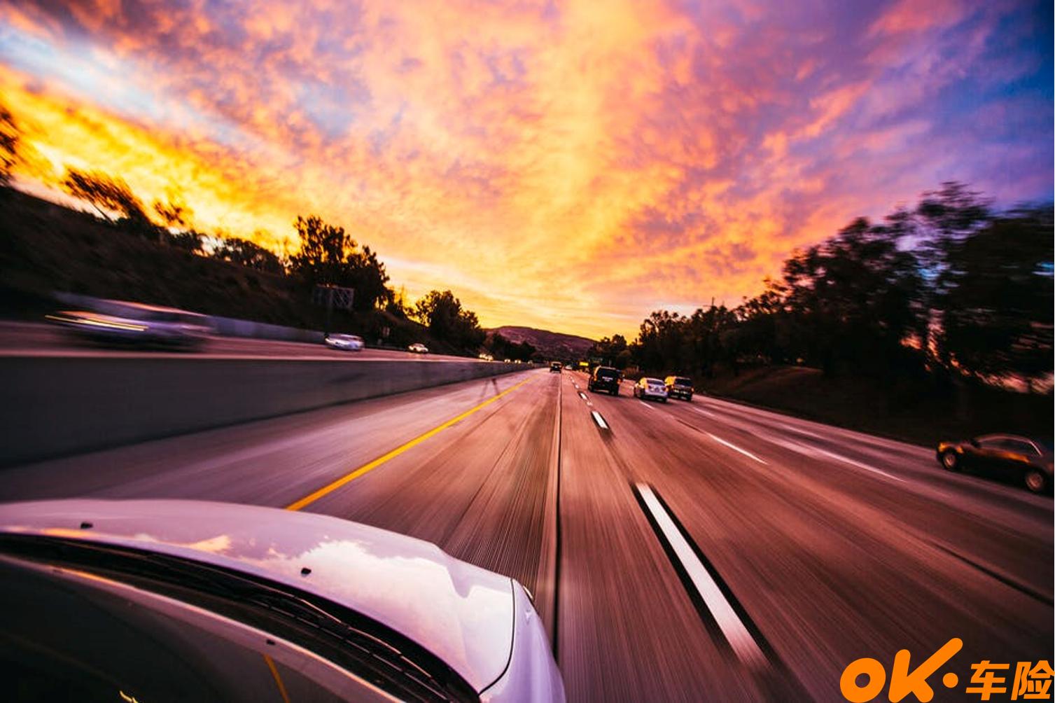 开车应急避险十大技巧,提示开车紧急避险十大招