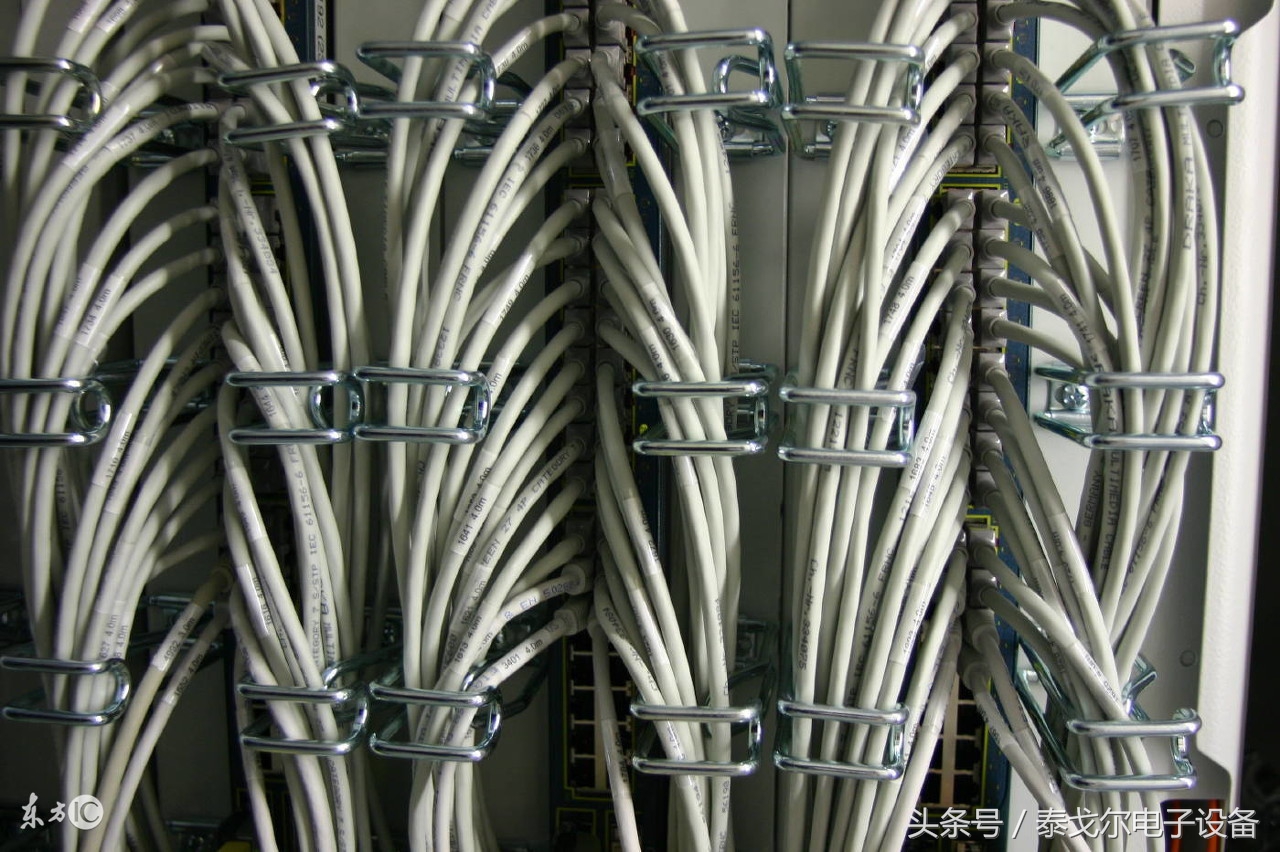 教室布线设计示意图,学校微机室怎么布线