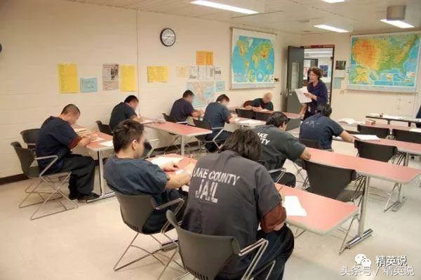 他在美国赚了27年的钱,他每年赚走美国上百亿