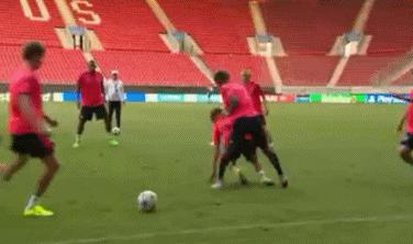 皮耶罗技术,托马斯穆勒皮萨罗