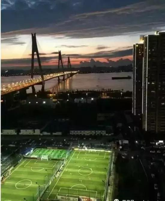 武汉被拆足球场,武汉的垃圾场