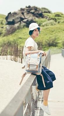 去旅行，你需要一款百搭的包包