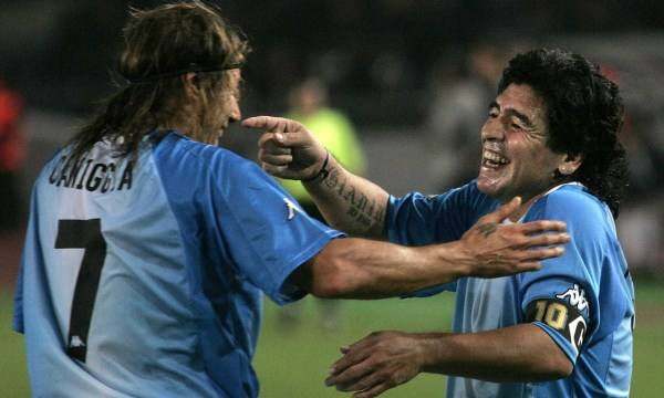 足球场上的兄弟情集锦,足球场上的兄弟一笑泯恩仇