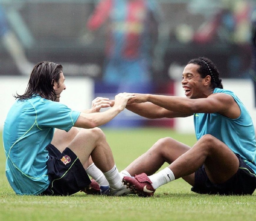 足球场上的兄弟情集锦,足球场上的兄弟一笑泯恩仇