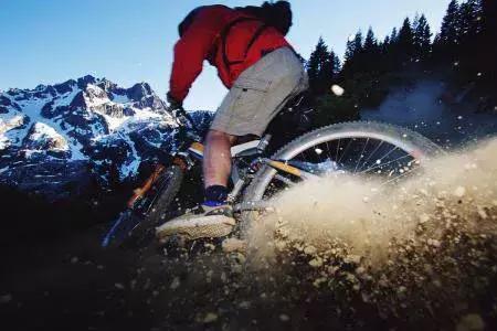 没有掌握山地车刹车的使用技巧，不足以谈骑行！