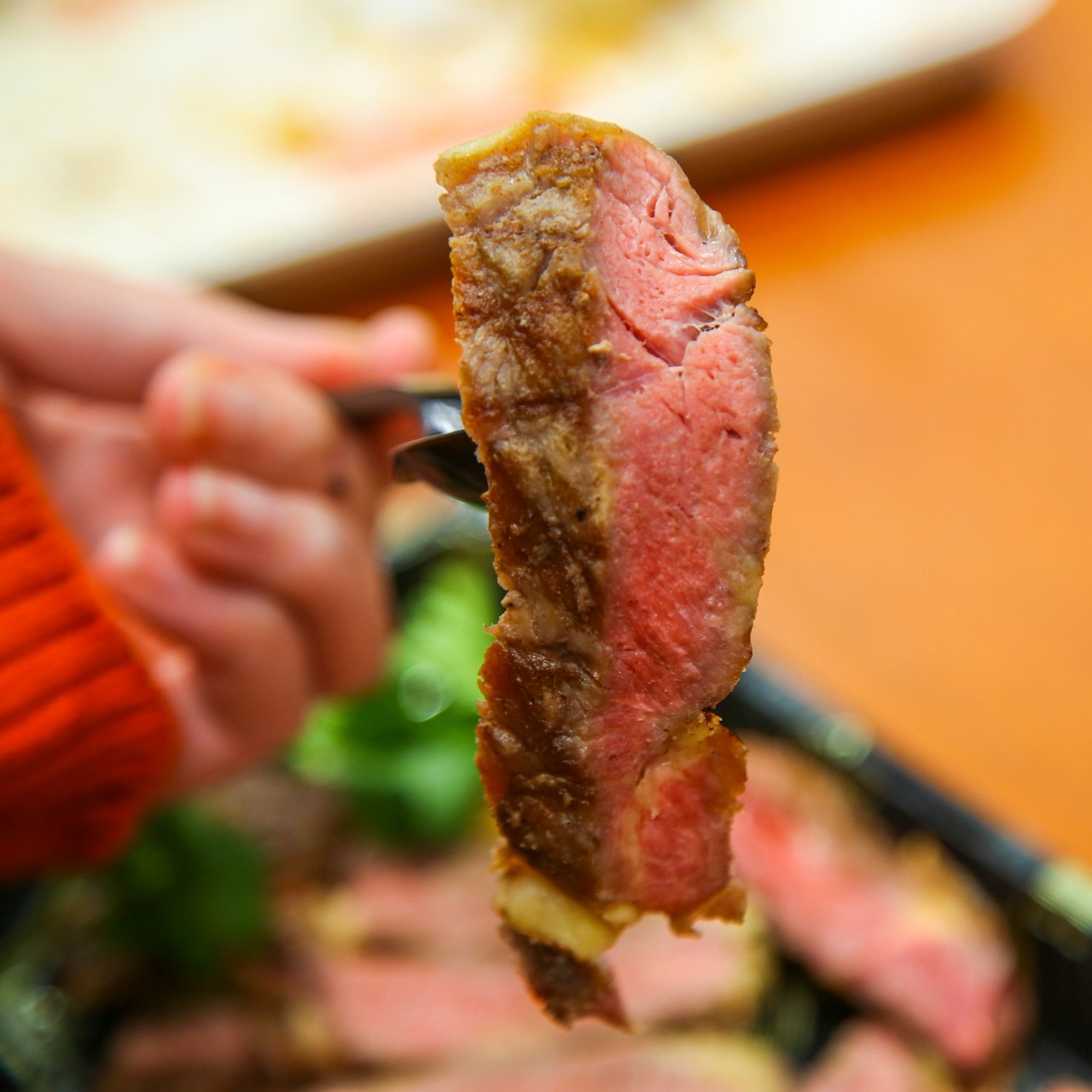 在超市里吃海鲜,在超市里面吃饭吃海鲜