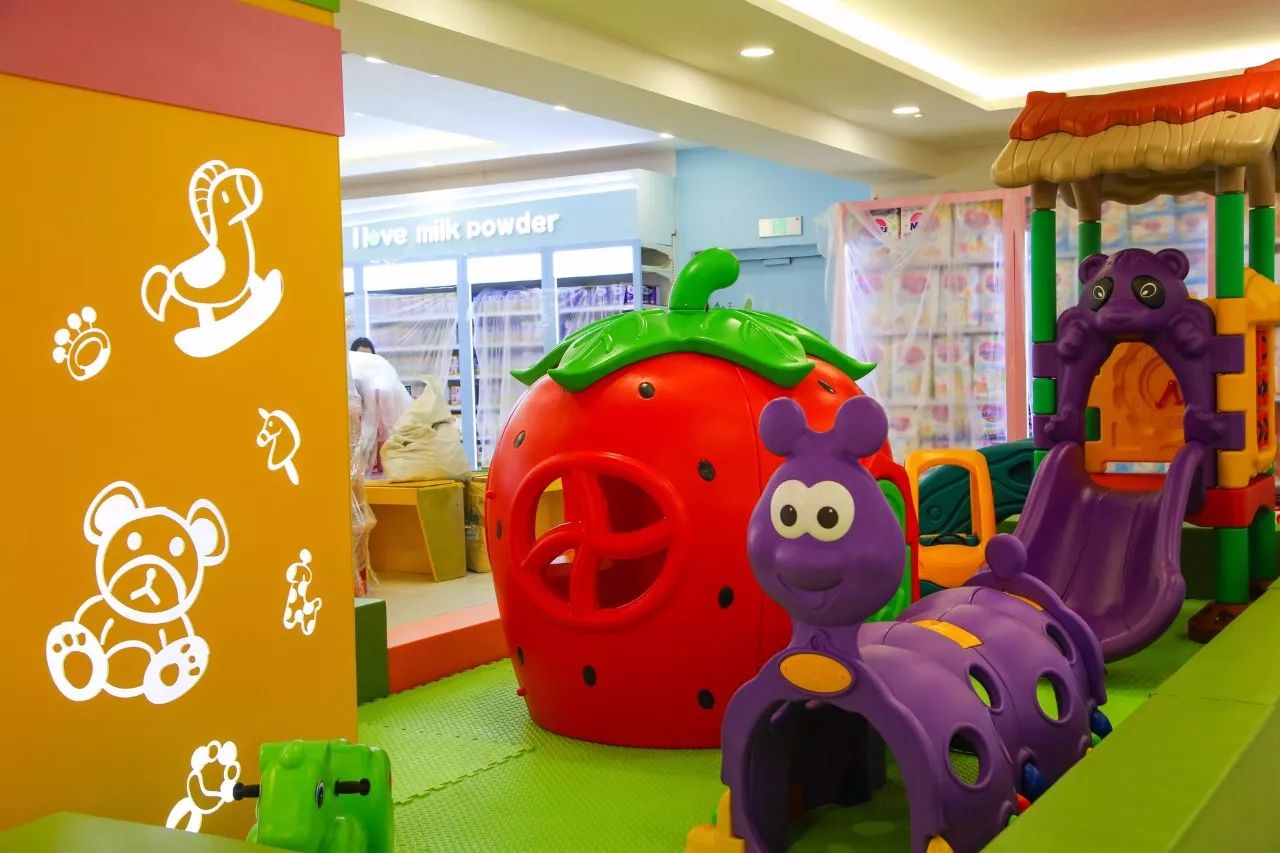 在超市里吃海鲜,在超市里面吃饭吃海鲜