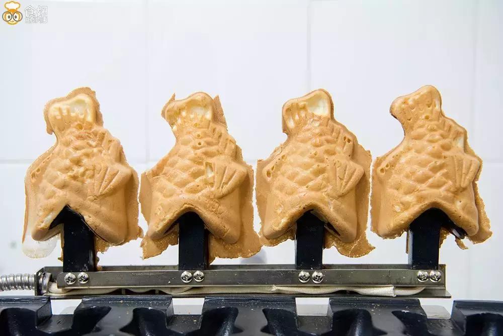 别等下课了，现在就带你去吃抹茶火锅