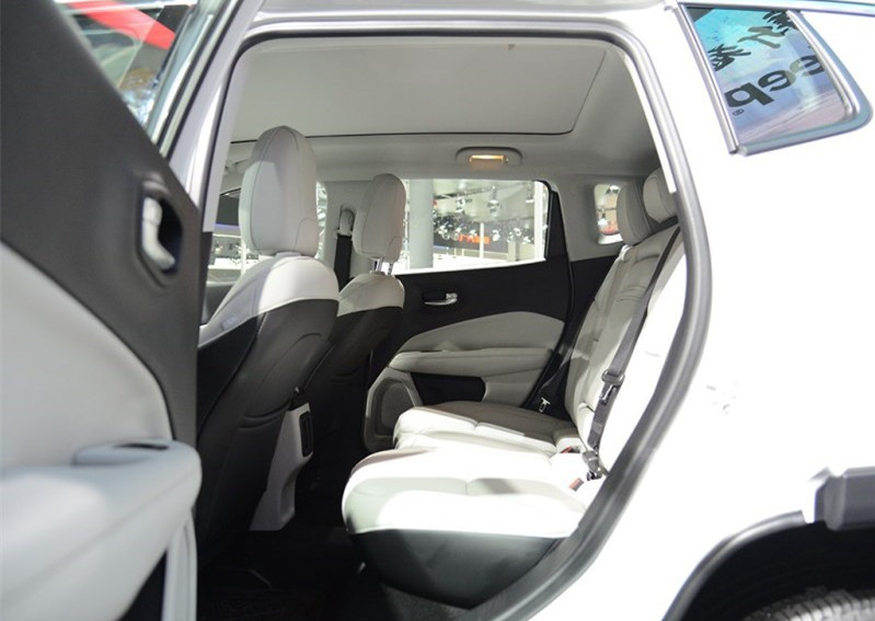 进口jeep4x4旗舰版,jeep4x4四驱测试