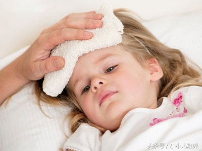 小孩发烧后需要急着退烧吗,每天都发烧不用退烧药会自己退烧