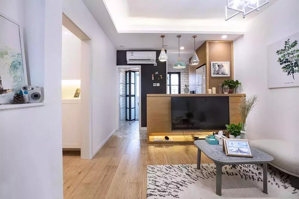 60平北欧小两居室，床头柜非常有设计感