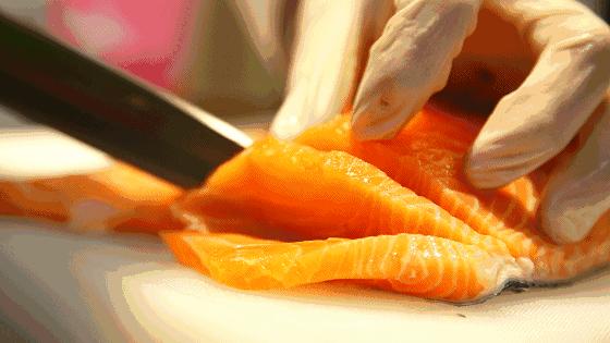 在超市里吃海鲜,在超市里面吃饭吃海鲜