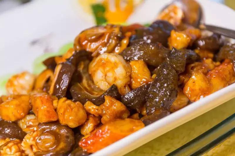 四星级酒店五个人吃年夜饭多少钱,酒店年夜饭套餐