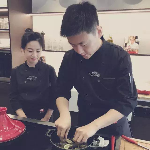 南京西路上高逼格优惠美食轮流来一圈，轻松躲避前任大军