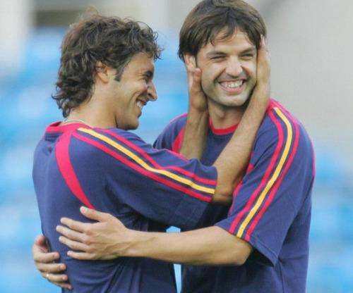 足球场上的兄弟情集锦,足球场上的兄弟一笑泯恩仇