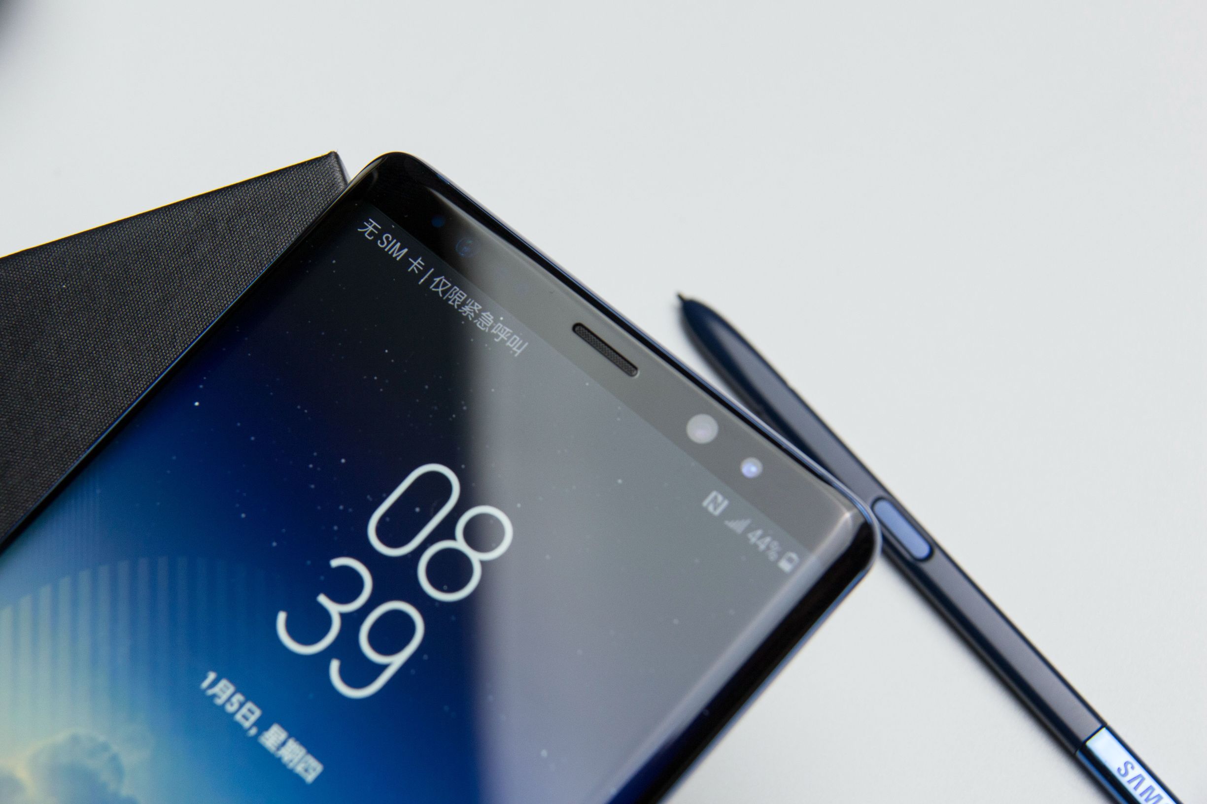 三星note 8跟s8有区别吗 (三星s8好还是红米note8pro好)