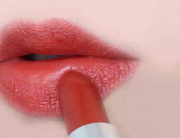 怎么辨认涂了不烂嘴的口红,如何辨别好口红和坏口红