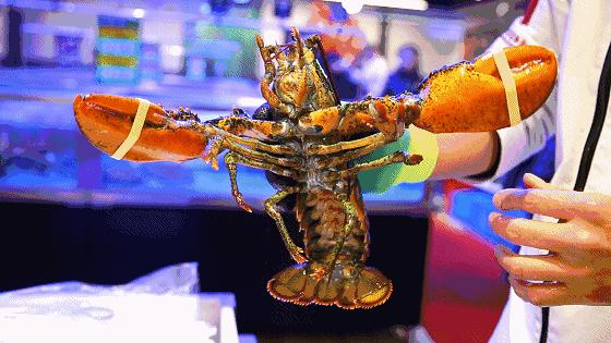 在超市里吃海鲜,在超市里面吃饭吃海鲜