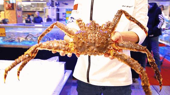 在超市里吃海鲜,在超市里面吃饭吃海鲜