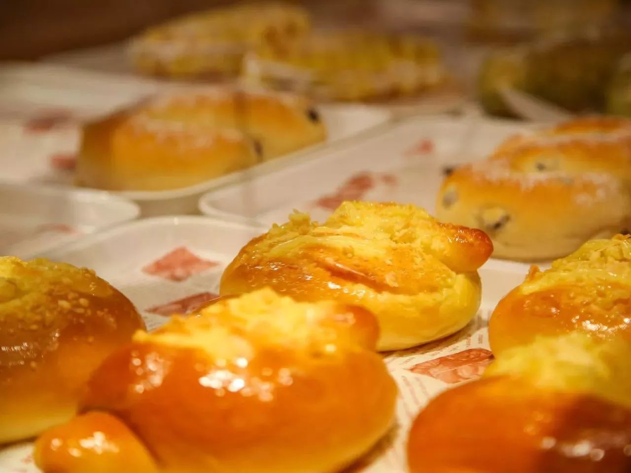 在超市里吃海鲜,在超市里面吃饭吃海鲜