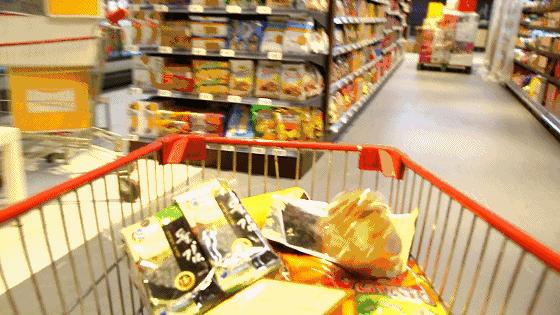 在超市里吃海鲜,在超市里面吃饭吃海鲜