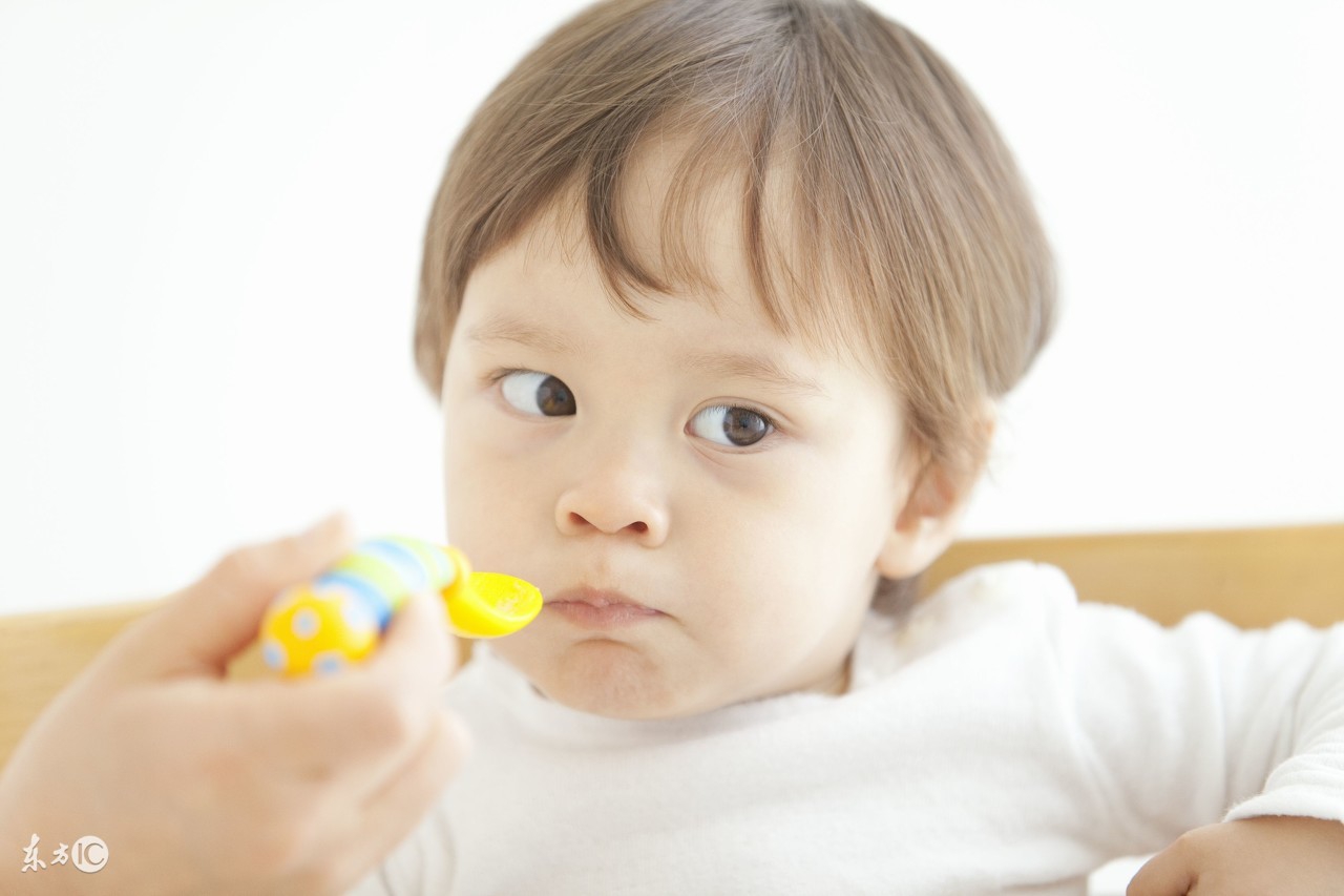 育儿知识如何正确的给宝宝断母乳,断母乳的正确方法