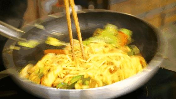 在超市里吃海鲜,在超市里面吃饭吃海鲜