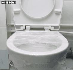 马桶堵了别花钱，一招帮你解决还不脏手