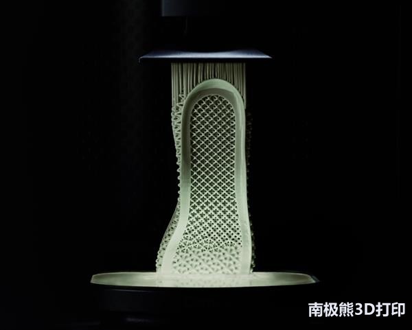 adidas打印跑鞋,阿迪达斯最新3d打印跑鞋