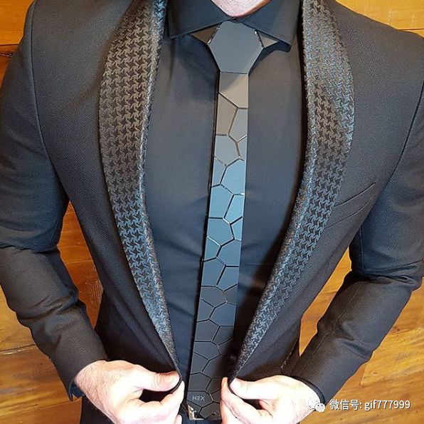 男人胸大穿的背心,男人胸部大穿啥衣服