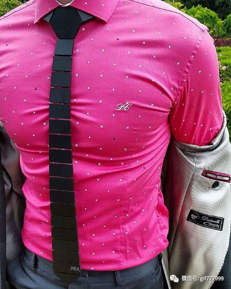 男人胸大穿的背心,男人胸部大穿啥衣服