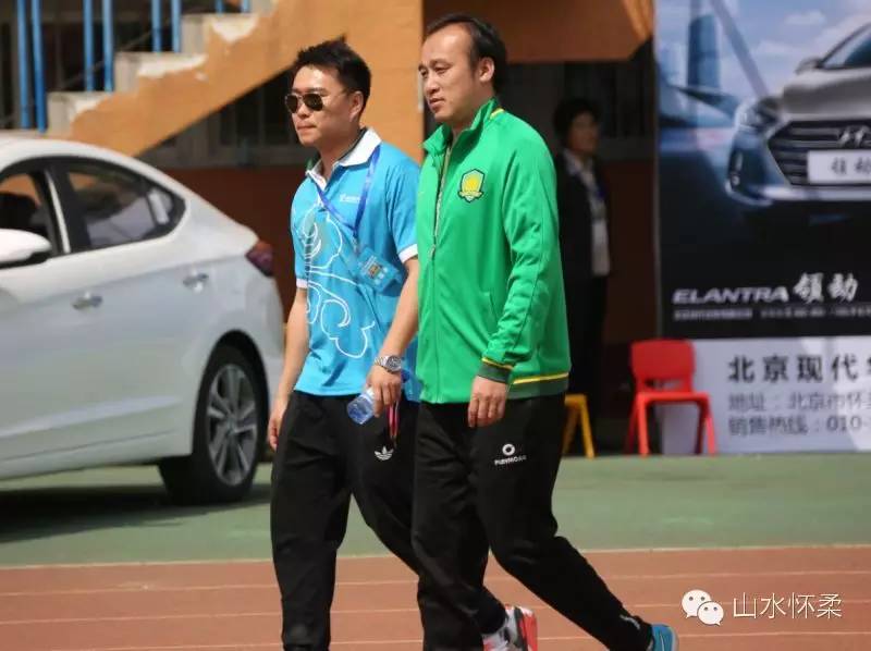 你就是球星绿茵场上呼喊着你的名字2016中科合成油怀柔首届业余足球超级联赛火热开赛，快来看看谁来了！