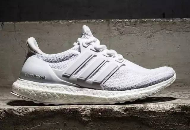 球鞋博主购买yeezy750,球鞋评测yeezy500