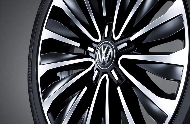 上海大众全新帕萨特试驾,最新款一汽大众帕萨特试驾