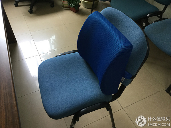 腰椎病人出行工具,便携式腰椎病牵引神器