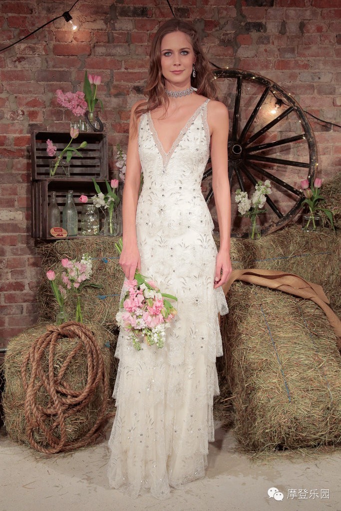 两地办婚礼可以穿两次婚纱吗,婚礼可以穿露脚的婚纱吗