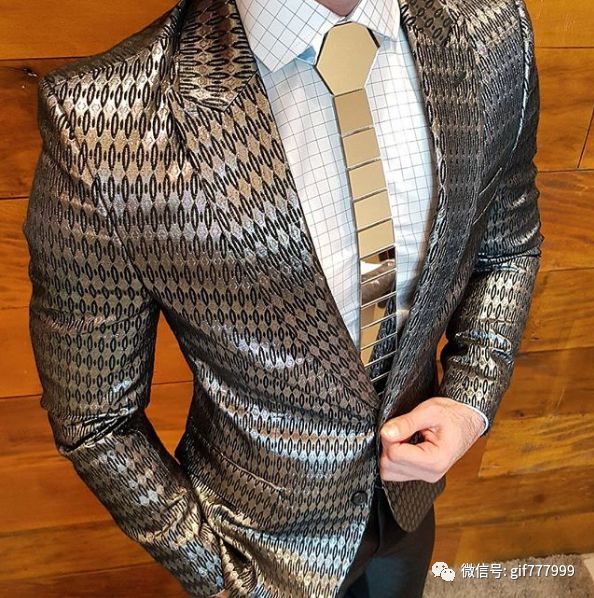 男人胸大穿的背心,男人胸部大穿啥衣服