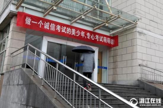 这一波史诗级大片又双叒来了！今年上演：狗年不挂！