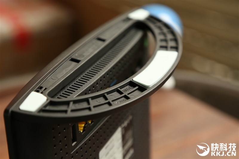 腾达路由器ac10评测,腾达1200光纤专用11ac双频路由器