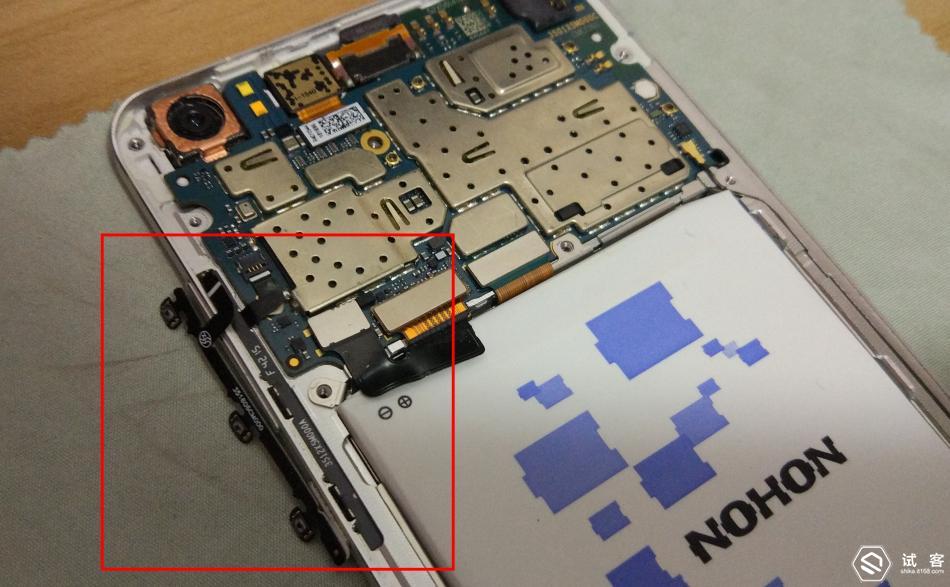 拆机有风险要谨慎,小米note开机排线拆卸方法