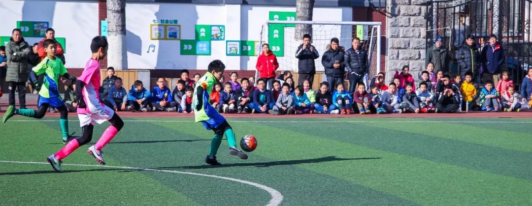 青少年足球特色学校满天星训练营,全国青少年足球训练培训基地