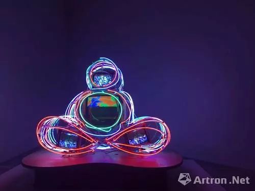 白南准与博伊斯,白南准向博伊斯致敬