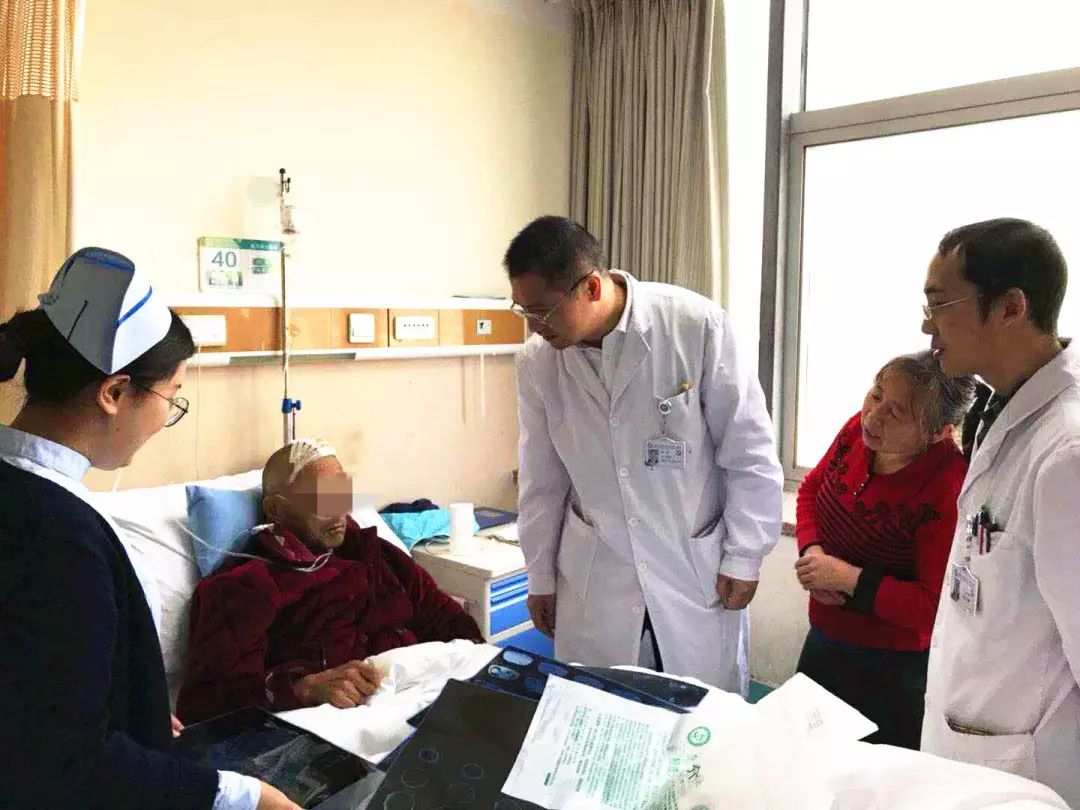 有什么好的办法唤醒重度昏迷病人,怎样帮助深度昏迷的病人恢复清醒