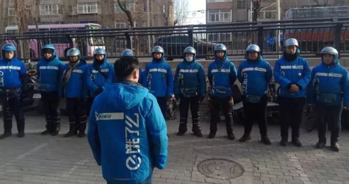 外卖小哥遇上的神奇发明,外卖小哥小发明