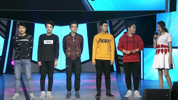 电子竞技靠实力,国服第一韩信辅助小姐姐