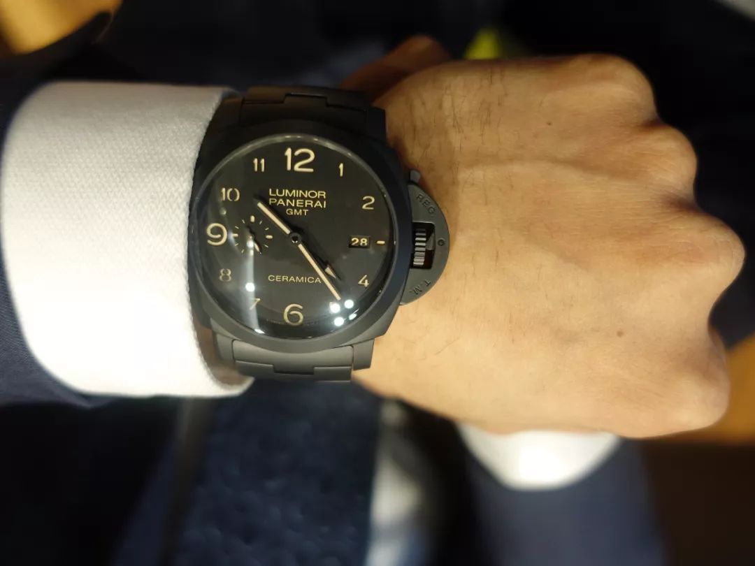 在英国最大的瑞士腕表集合店当VIP是怎样的体验