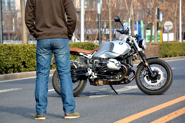 山寨与正版的测评,摩托正品排气和山寨的区别