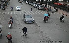 「曝光台」桂JGP212、桂JP6168、桂JC1383请关注！你们车前有行人！