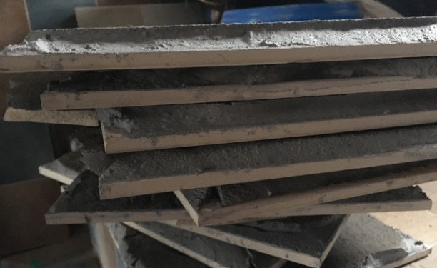 卫生间瓷砖釉面脱落怎么修补,卫生间墙壁做防水瓷砖脱落怎么办