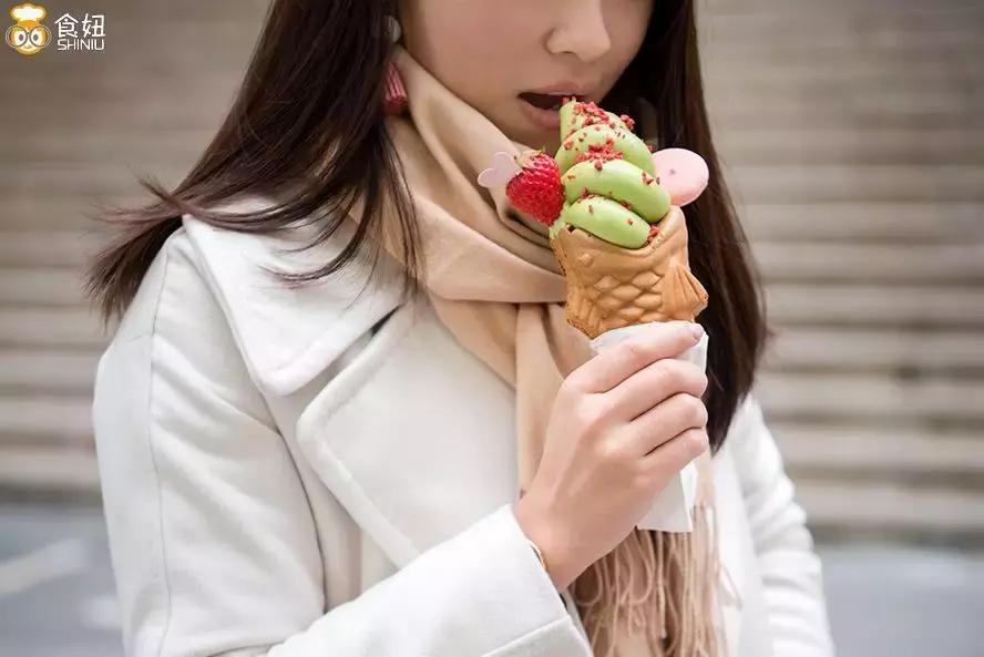 别等下课了，现在就带你去吃抹茶火锅